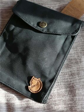 FJallaven Canvas Crossbody Pocket